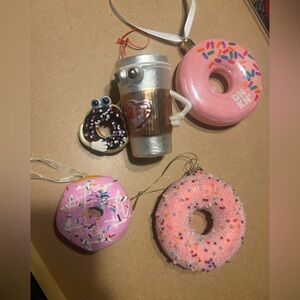 Donut ornaments ! Four pieces included